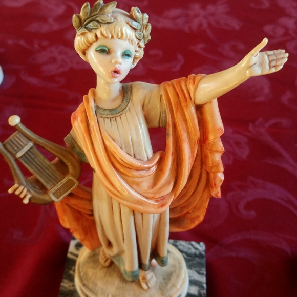 VINTAGE GENIUNE CARRABA STATUES - Picture 3 of 5